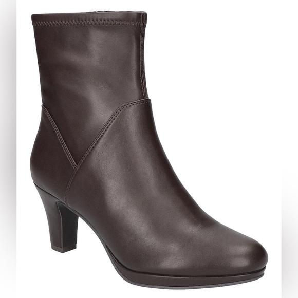 Easy Street Women’s Solana Platform Boots - Picture 3 of 8